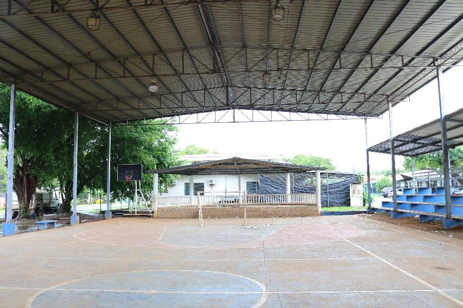  A roofed basketball court outside the local school in Las Lajas. 