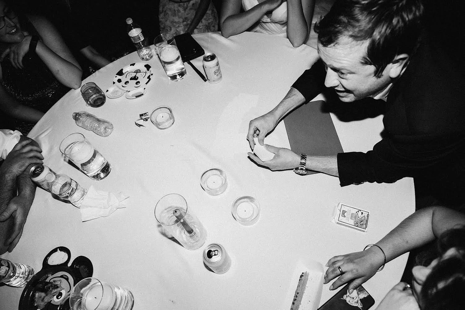 magician in Austin. Wedding Magic. Magic for weddings.