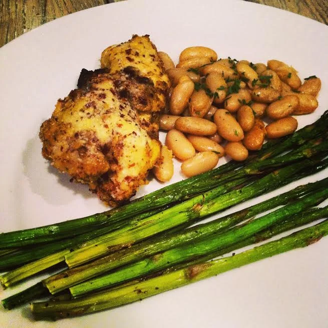 Weight Loss Quick Supper: Cajun Almond Crusted Chicken with Asparagus and White Beans