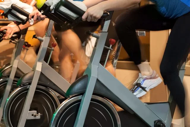 "Why These Fitness Experts Hate Spinning" Review