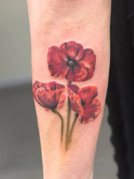 erinnleach.redflowers.nooutlines.tattoo.jpg