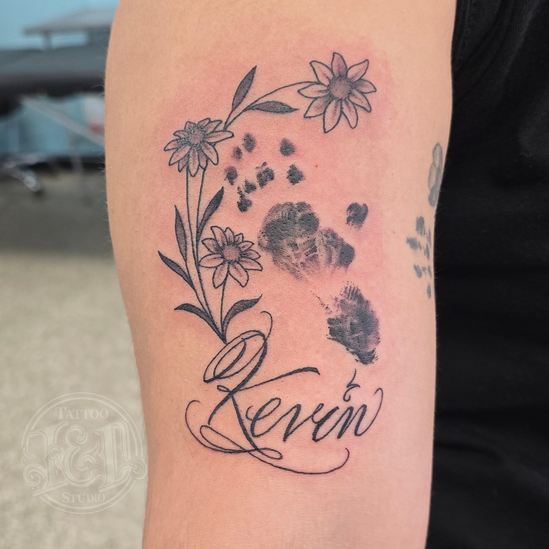 No curses from this monkey's paw from @danwatkins.tattoos stop in today for a tattoo that will make you go bananas! #monkey #monkeytattoo #ripkevin #memorial #pettattoo #pawprint #inkanddestroy #tattoo #blackandgray