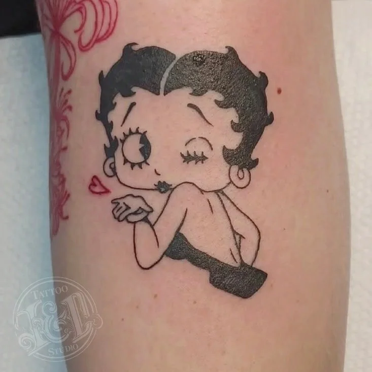 Classic Betty Boop by @stabinks stop in for rockin' timeless designs! #classic #classictattoo #cartoon #bettyboop #bethanybooperton #inkanddestroy #tattoo