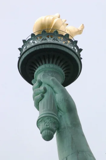 freedom torch.jpg