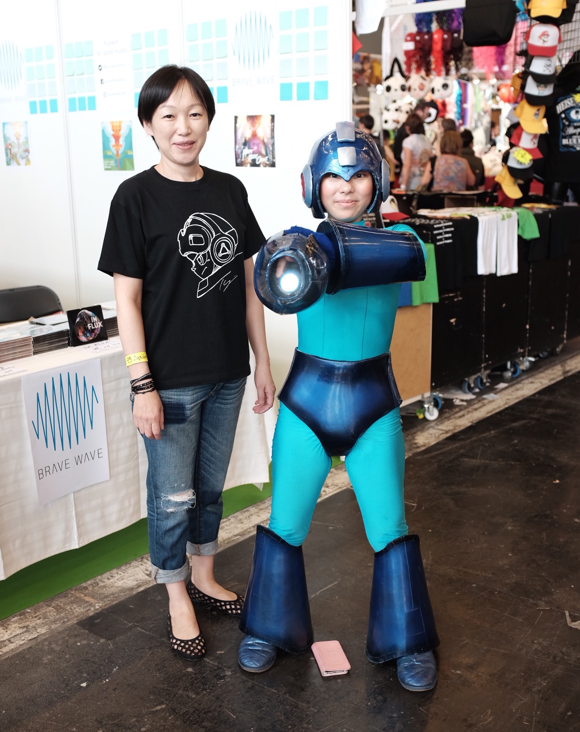 Manami Matsumae attended Japan Expo 2015 in Paris. She is pictured on the left alongside Saitama, Japan-based video game cosplayer, Fujihime. 