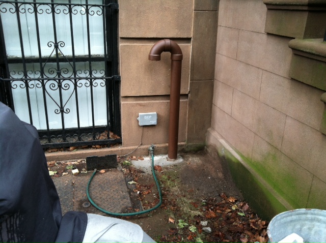 Attention to detail: the fresh air intake is enclosed in cast iron to match the building facade
