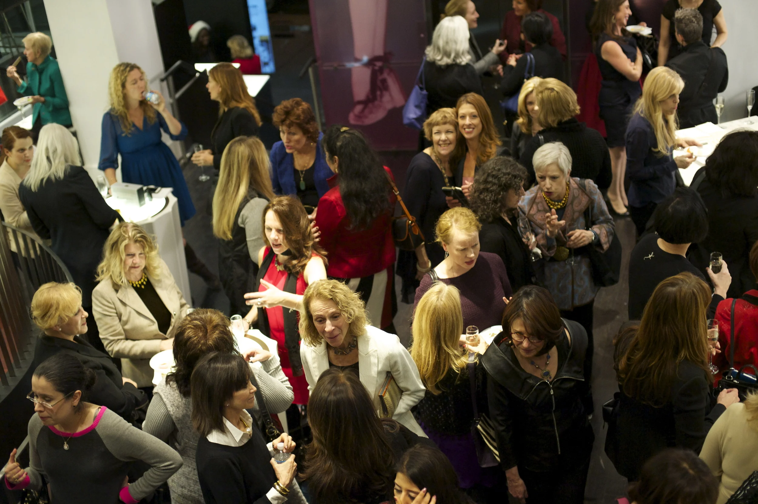 An Evening of Holiday Style & Glamour with GLOW Beauty Magazine at Erno Laszlo.