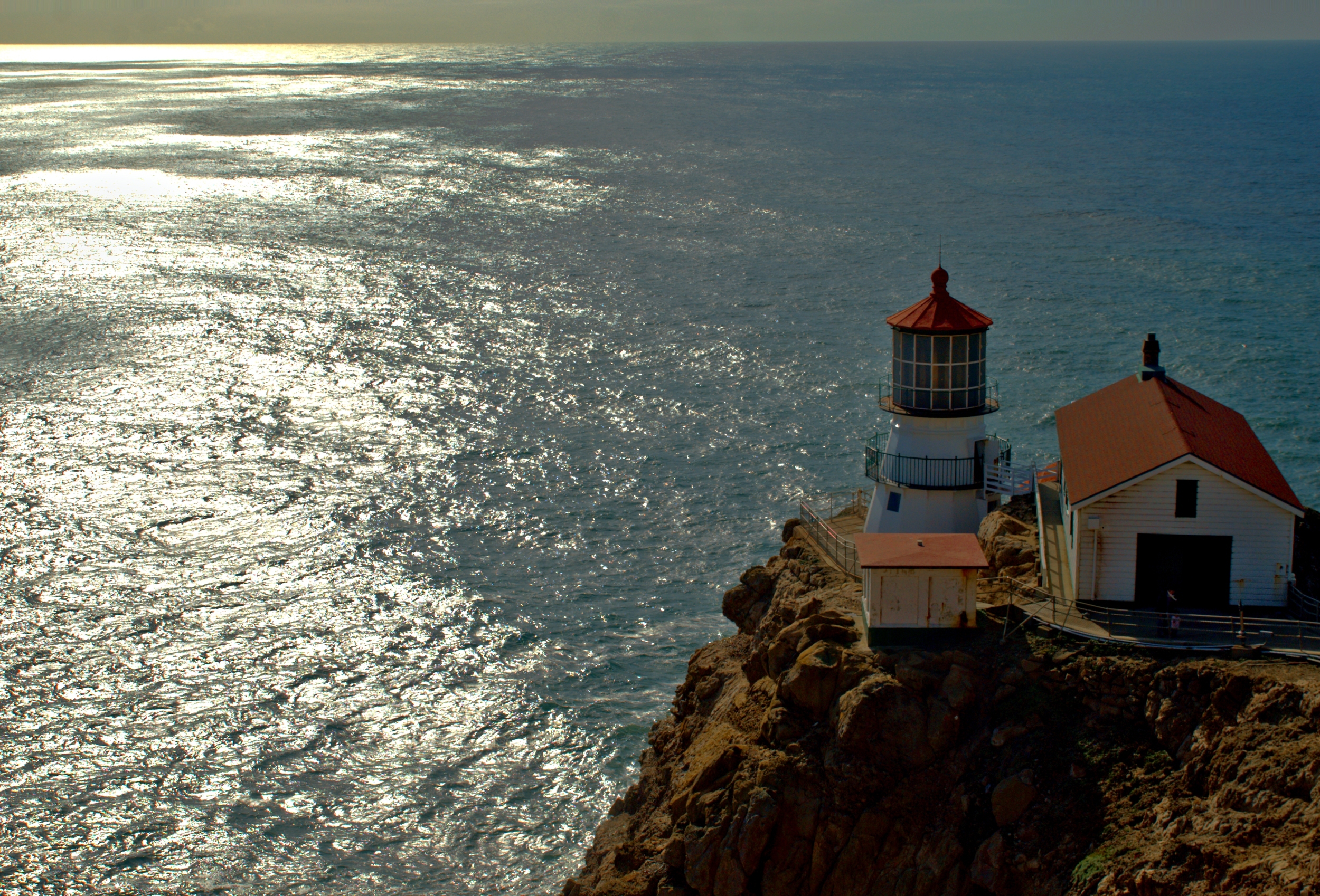 scenicedge.pointreyeslighthouse.200.jpg