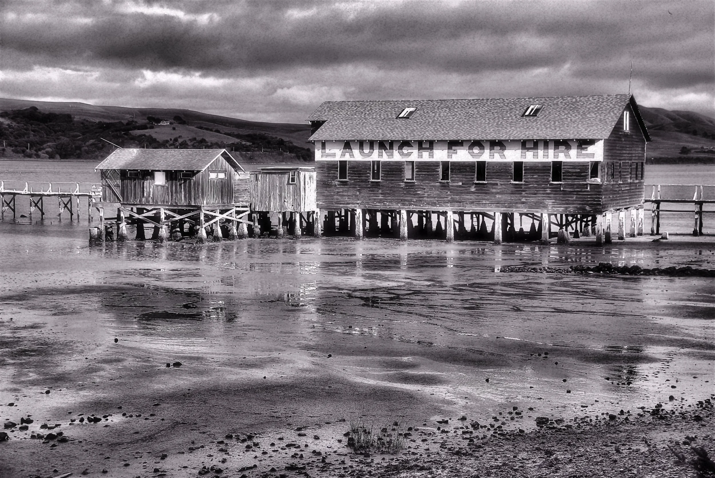 Launch_for_hire_bw_infra_128 Web.JPG