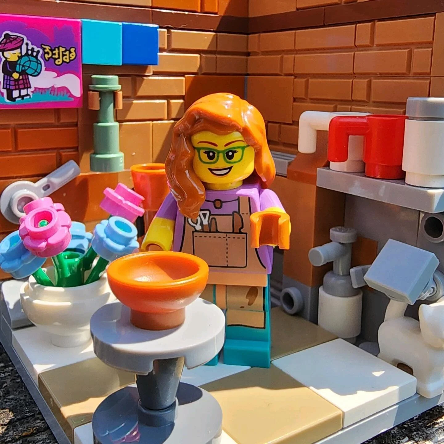 Heyo! It&rsquo;s lego me!?!? 😂

Thanks to @sikestyle for the fabulous pictures. 🧡

#legophotography #legome #legopotter #legopottery #pottersofinstagram #legocustom #legoceramics
