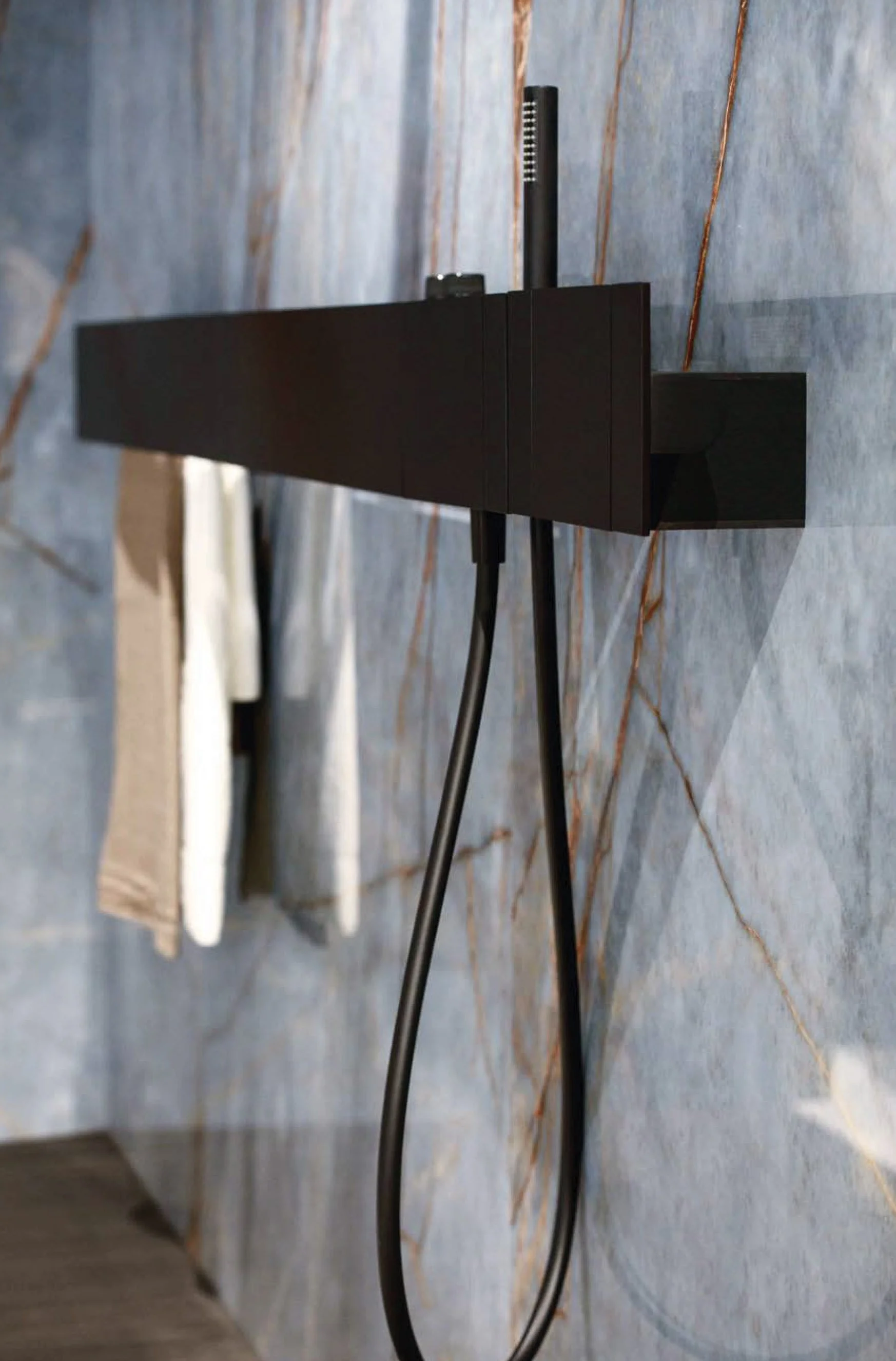 實景 明水玥(亮+霧) 120x280 (6).jpg