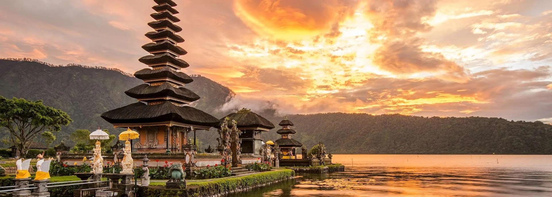 gi_475519262_pura_ulun_danu_bratan_bali_3000x1000.jpg