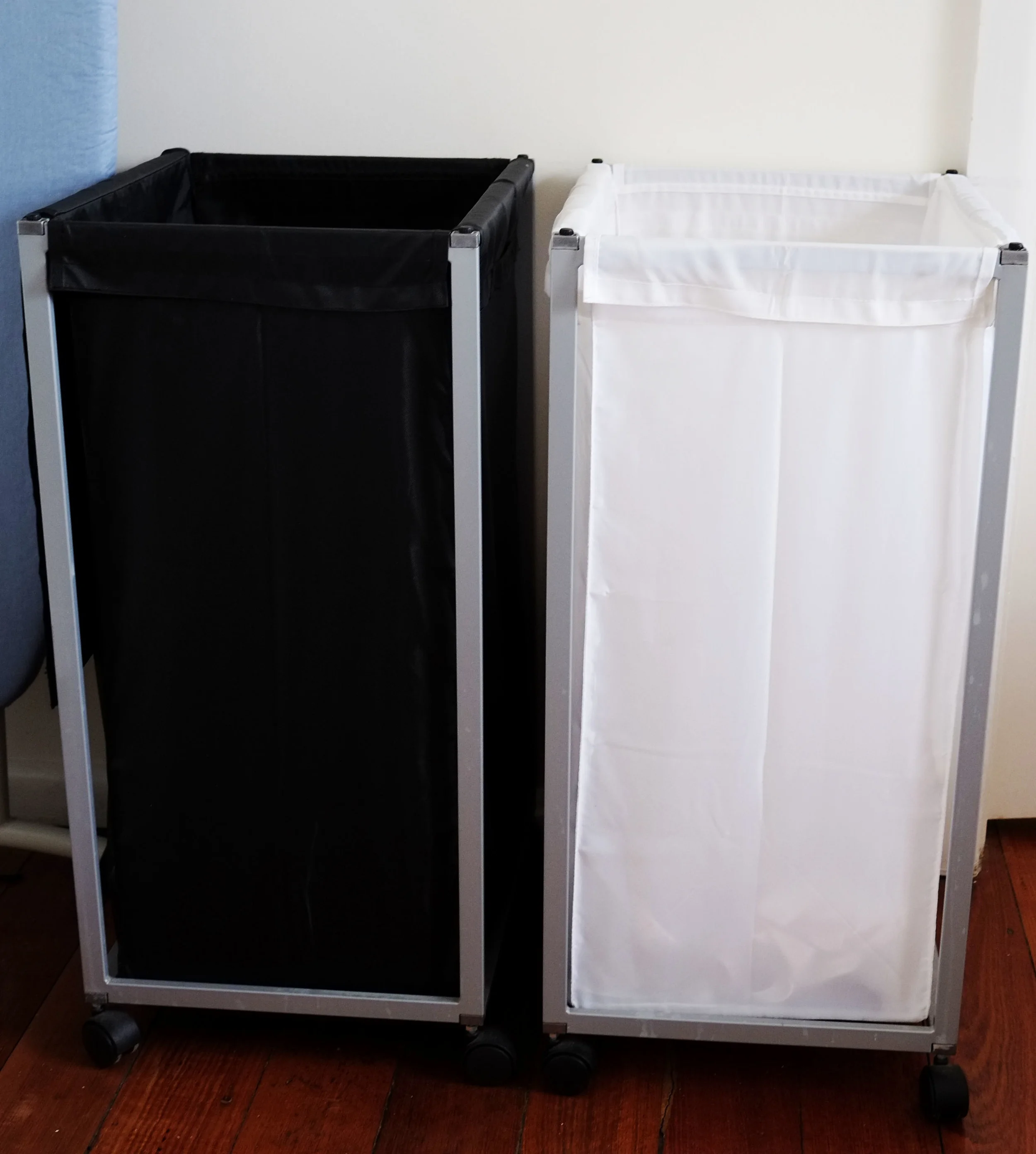 Laundry hamper