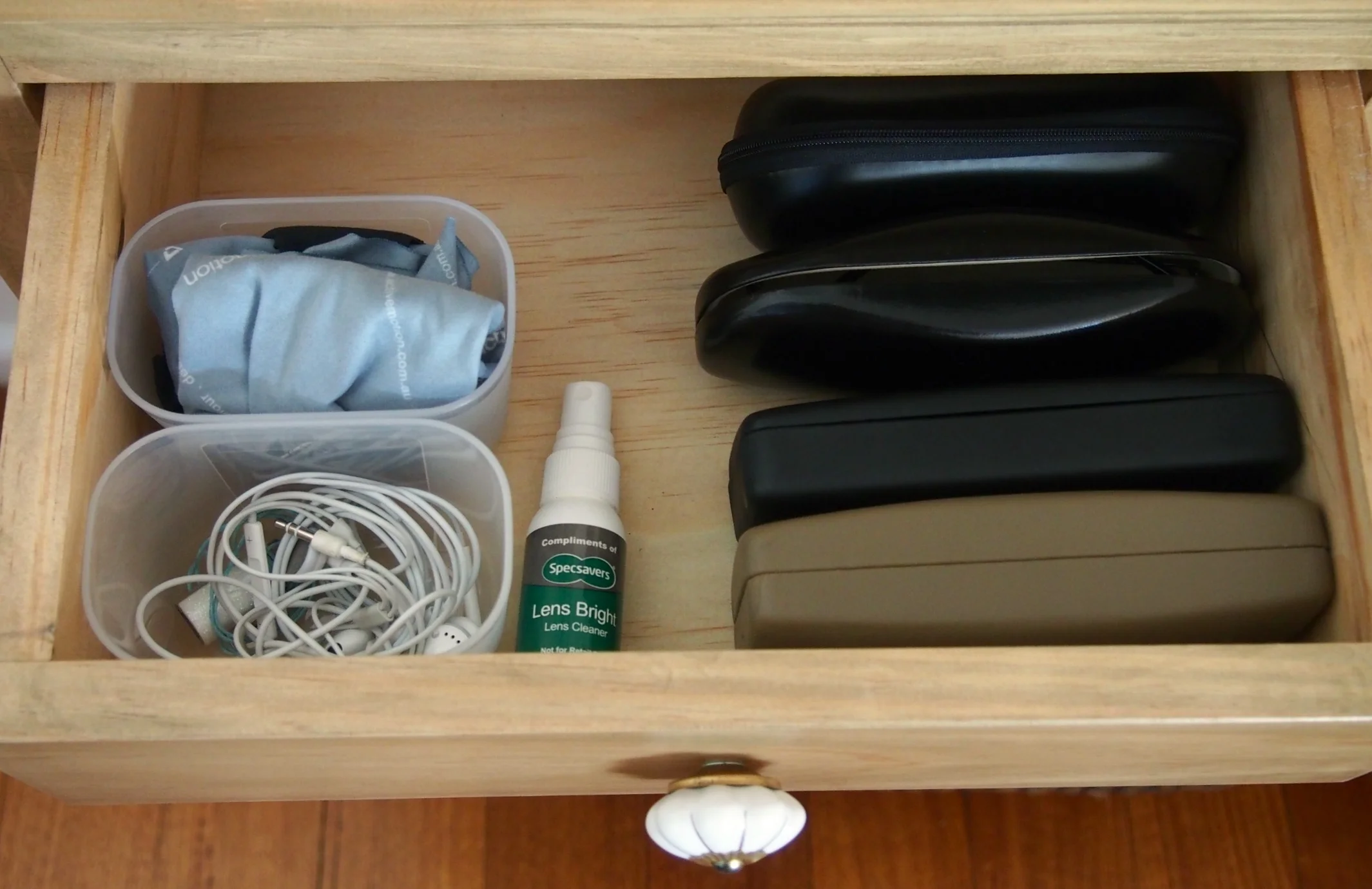 console drawer organisation