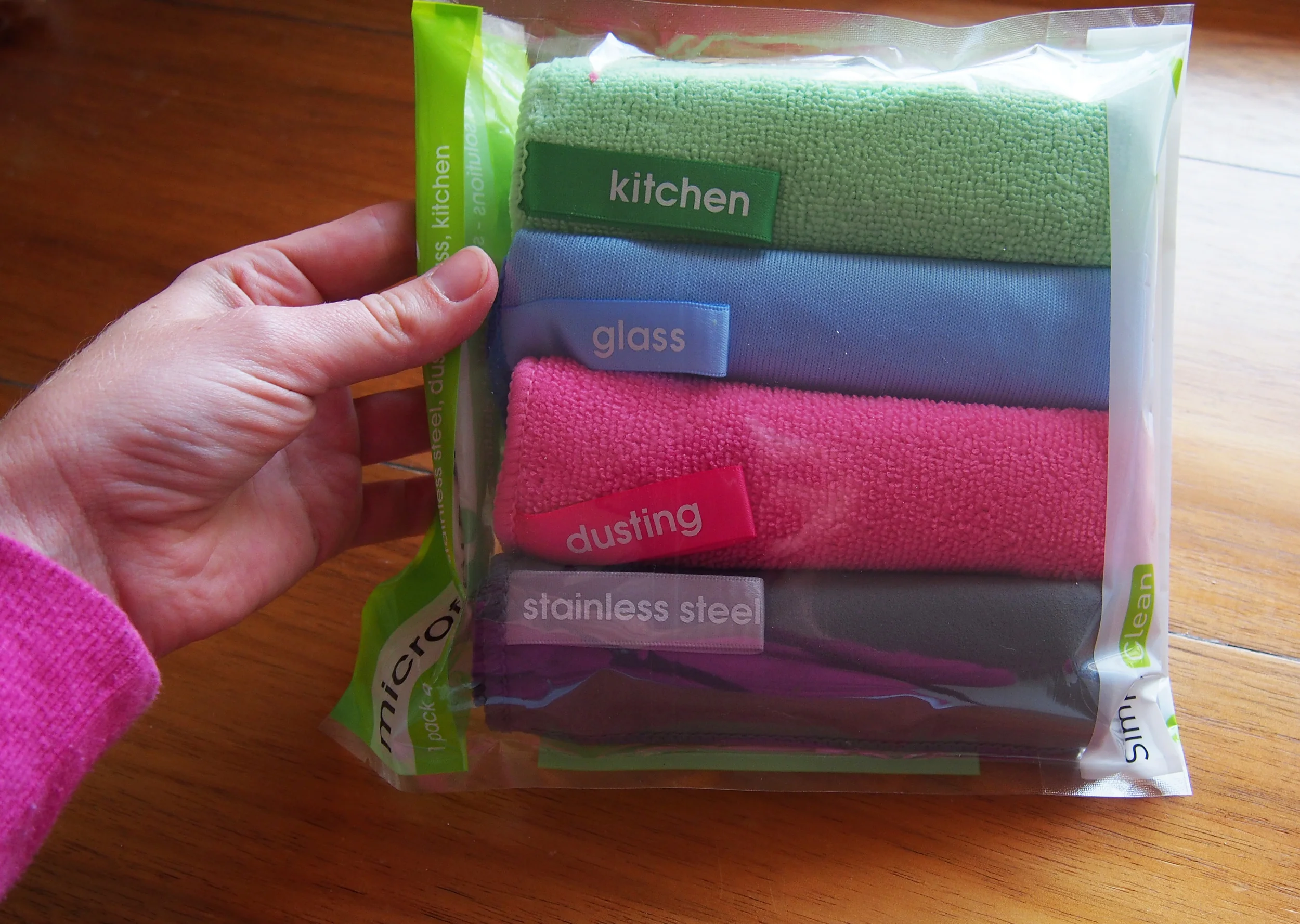 using microfibre cloths to clean the house naturally