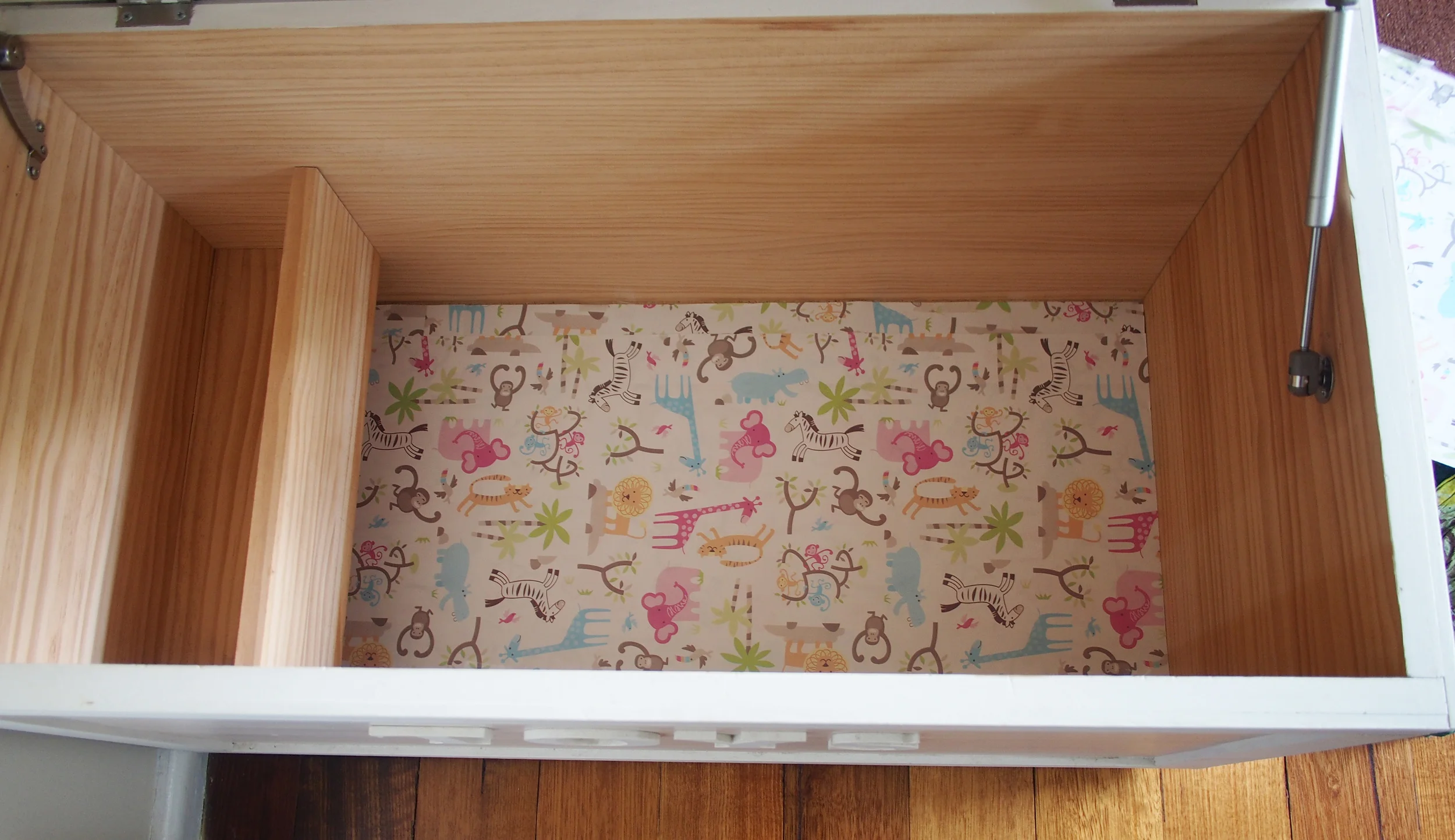 toy chest lined