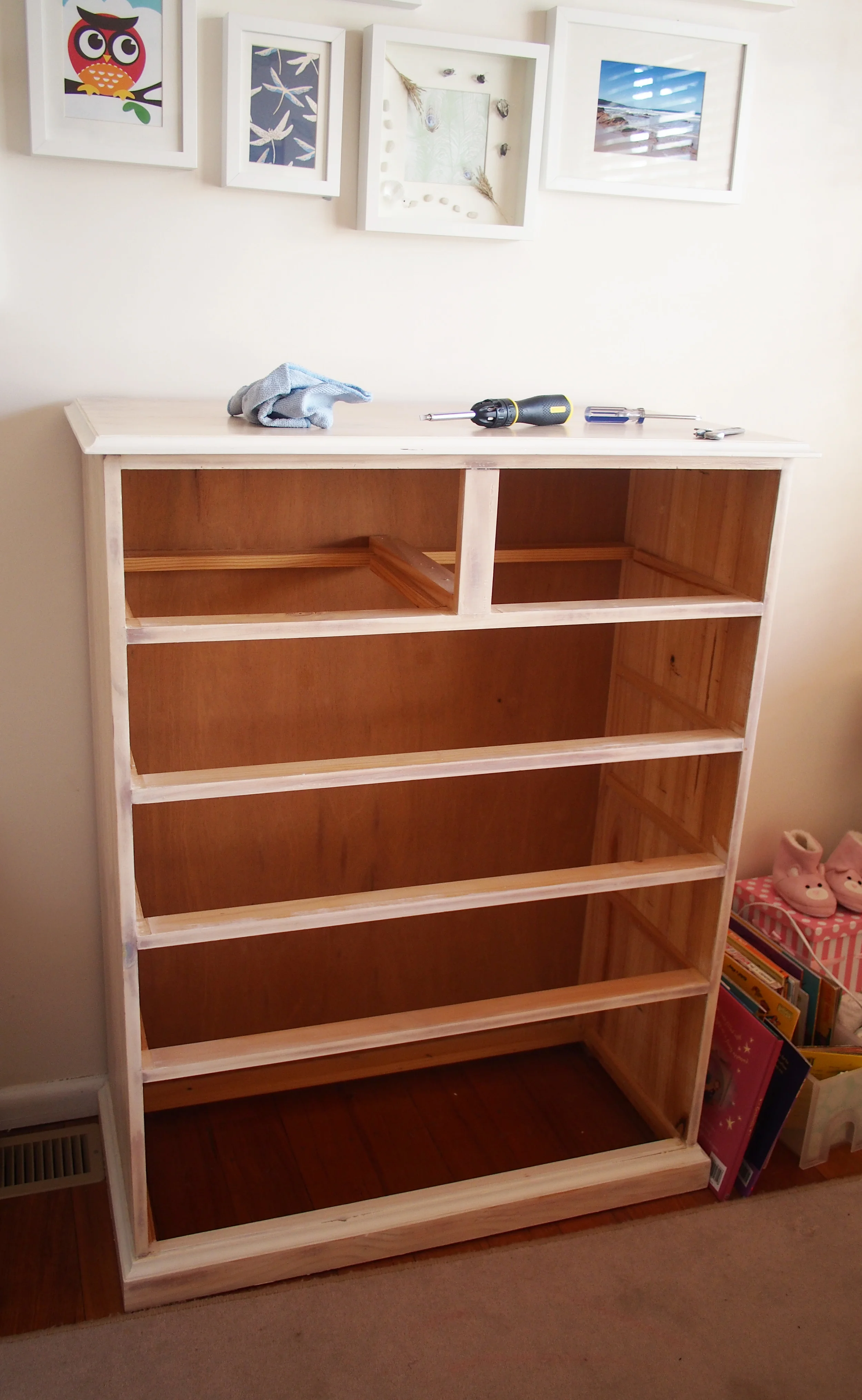 easy to move chest of drawers by removing drawers
