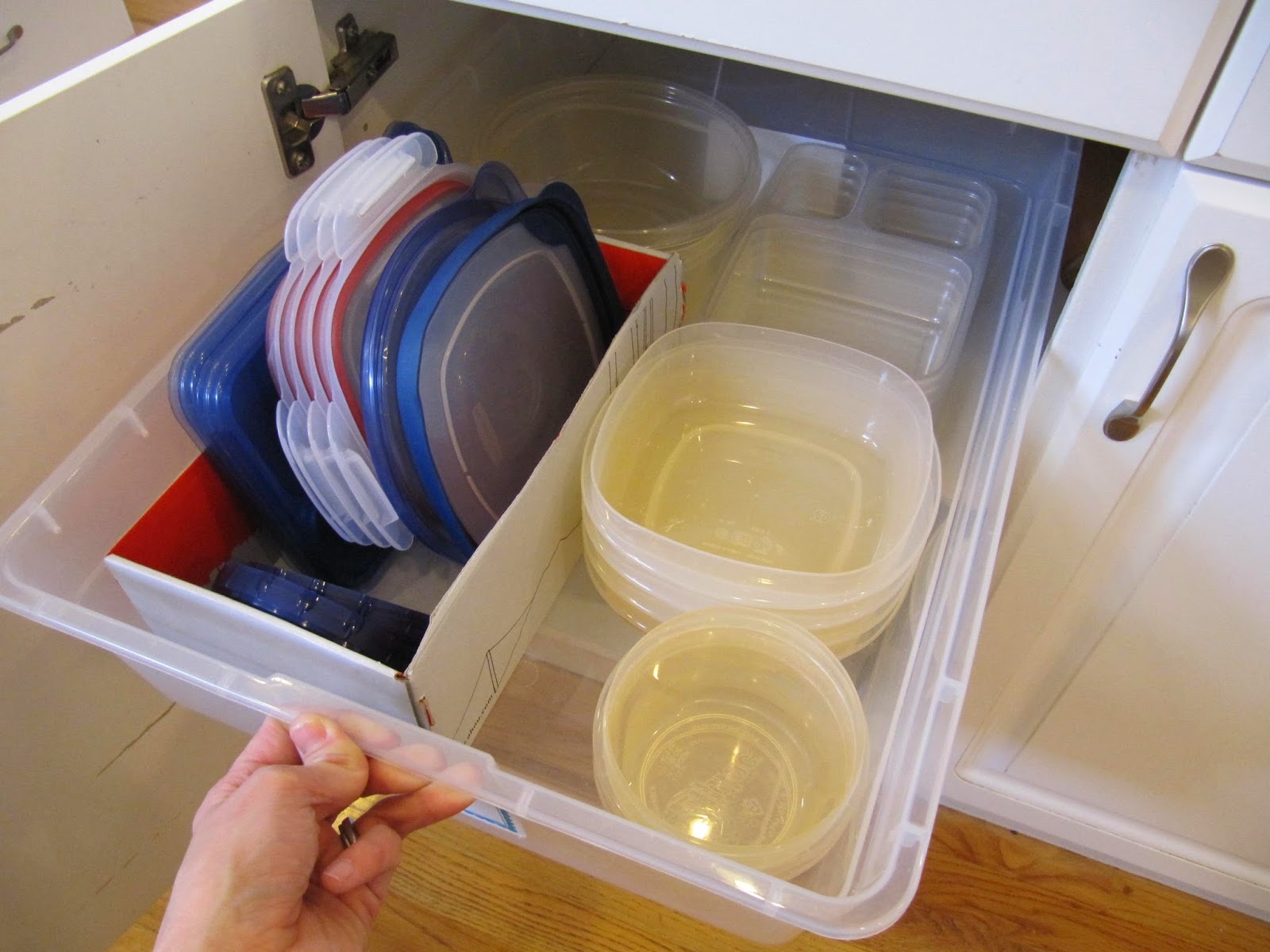How To Organizing Plastic Food Storage Lids - CREATIVE CAIN CABIN