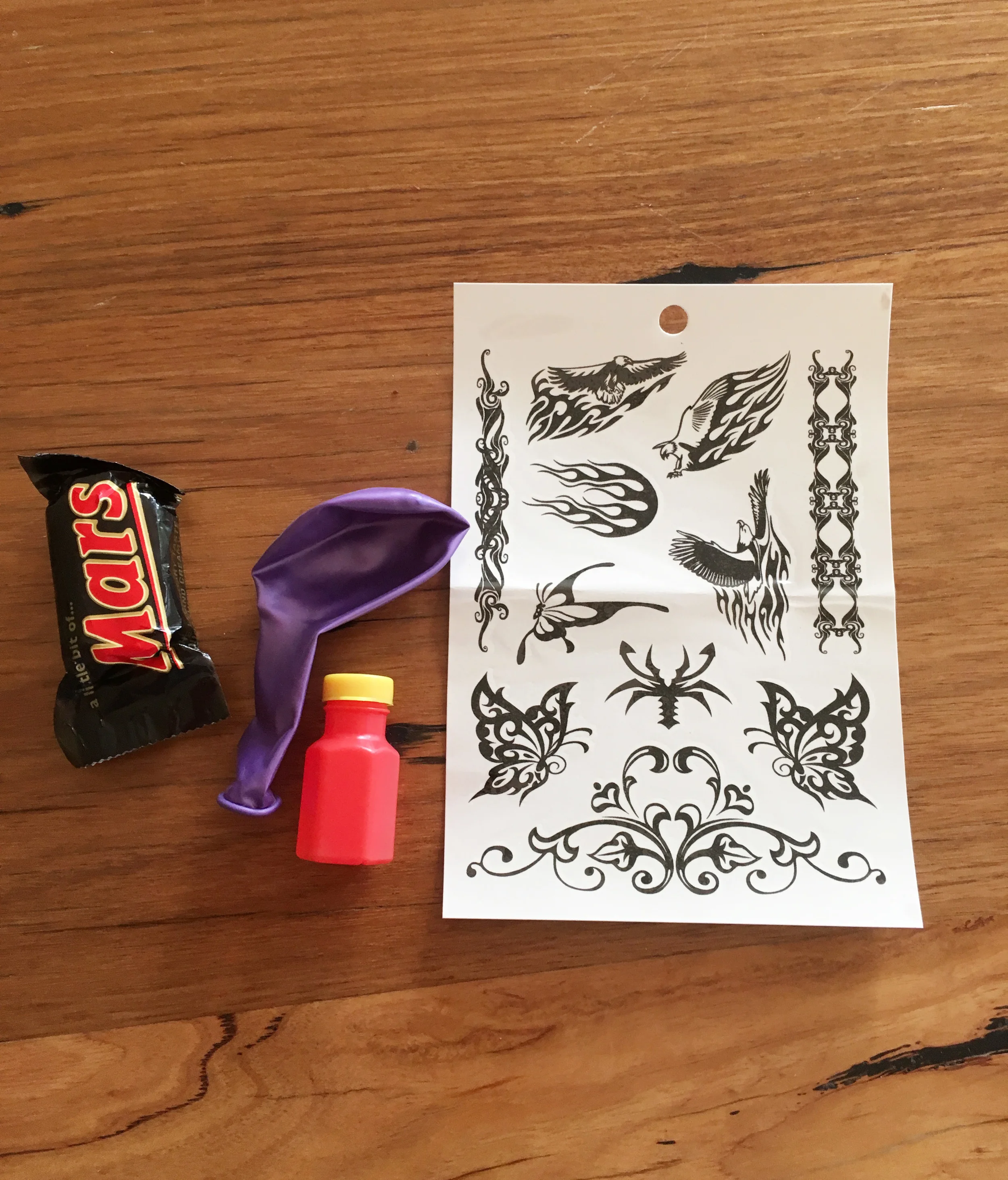 Lolly bag contents for kids' party