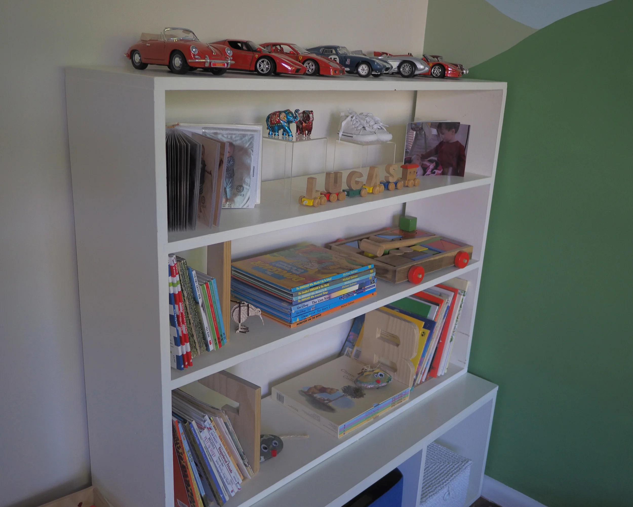 Organised toys and bookshelves in our son's bedroom makeover - The Organised You