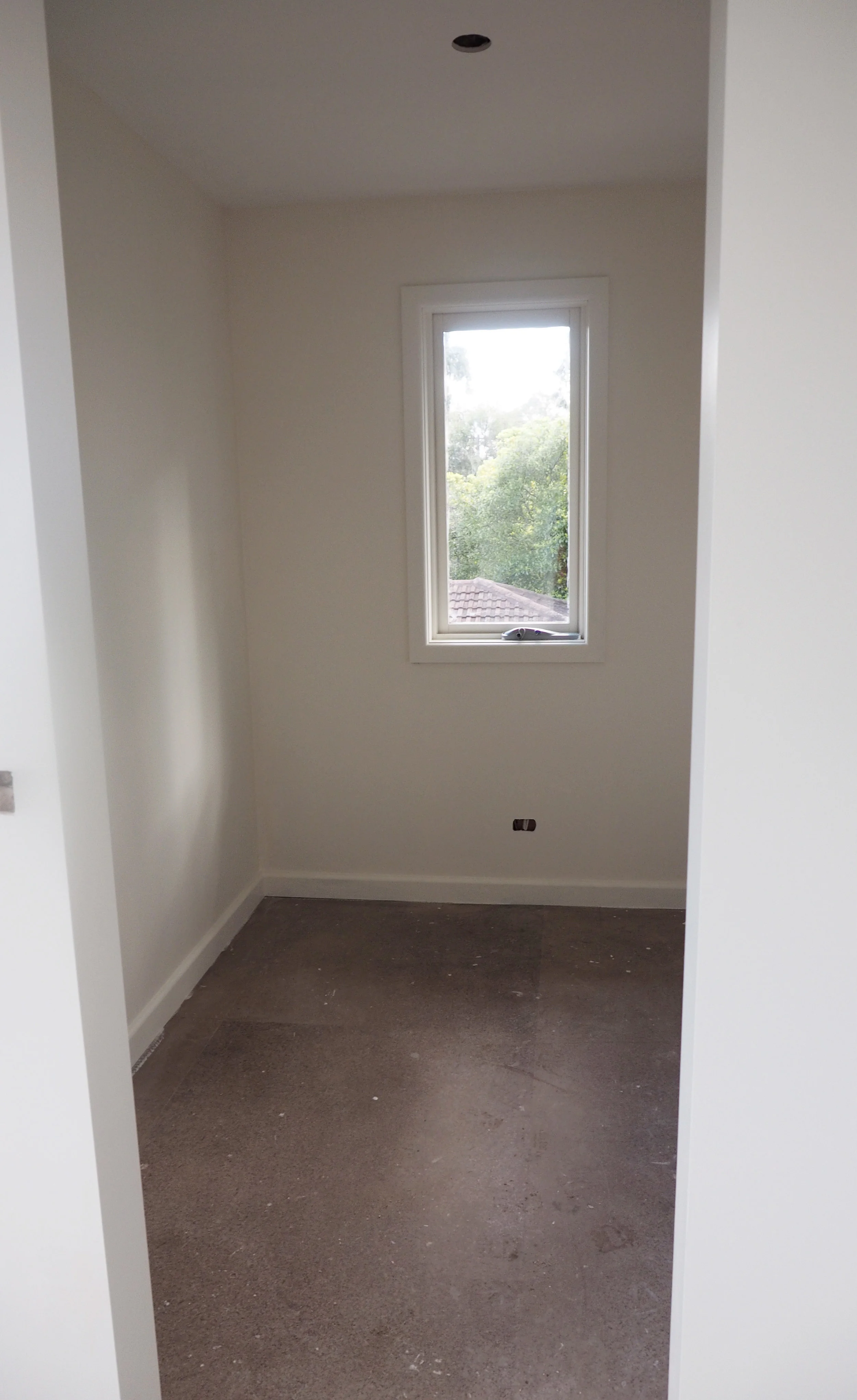 walk in wardrobe in our newly renovated bedroom - The Organised You