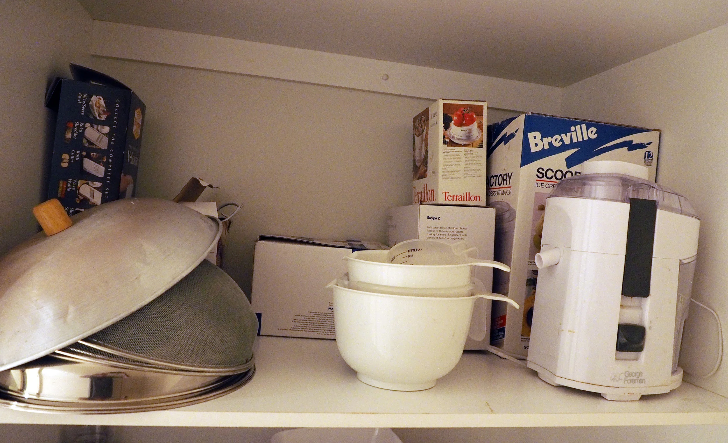 Pantry organisation - group like categories together to make everything easy to find in your pantry {The Organised You}