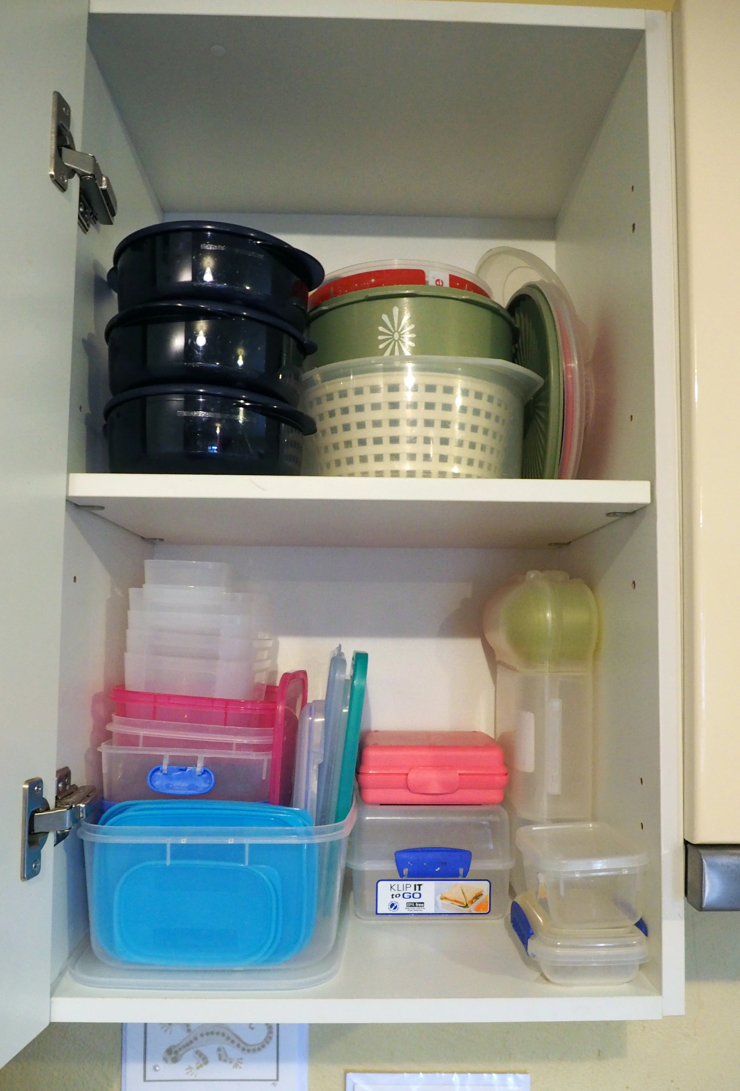 Organising the plastics collections {The Organised You}