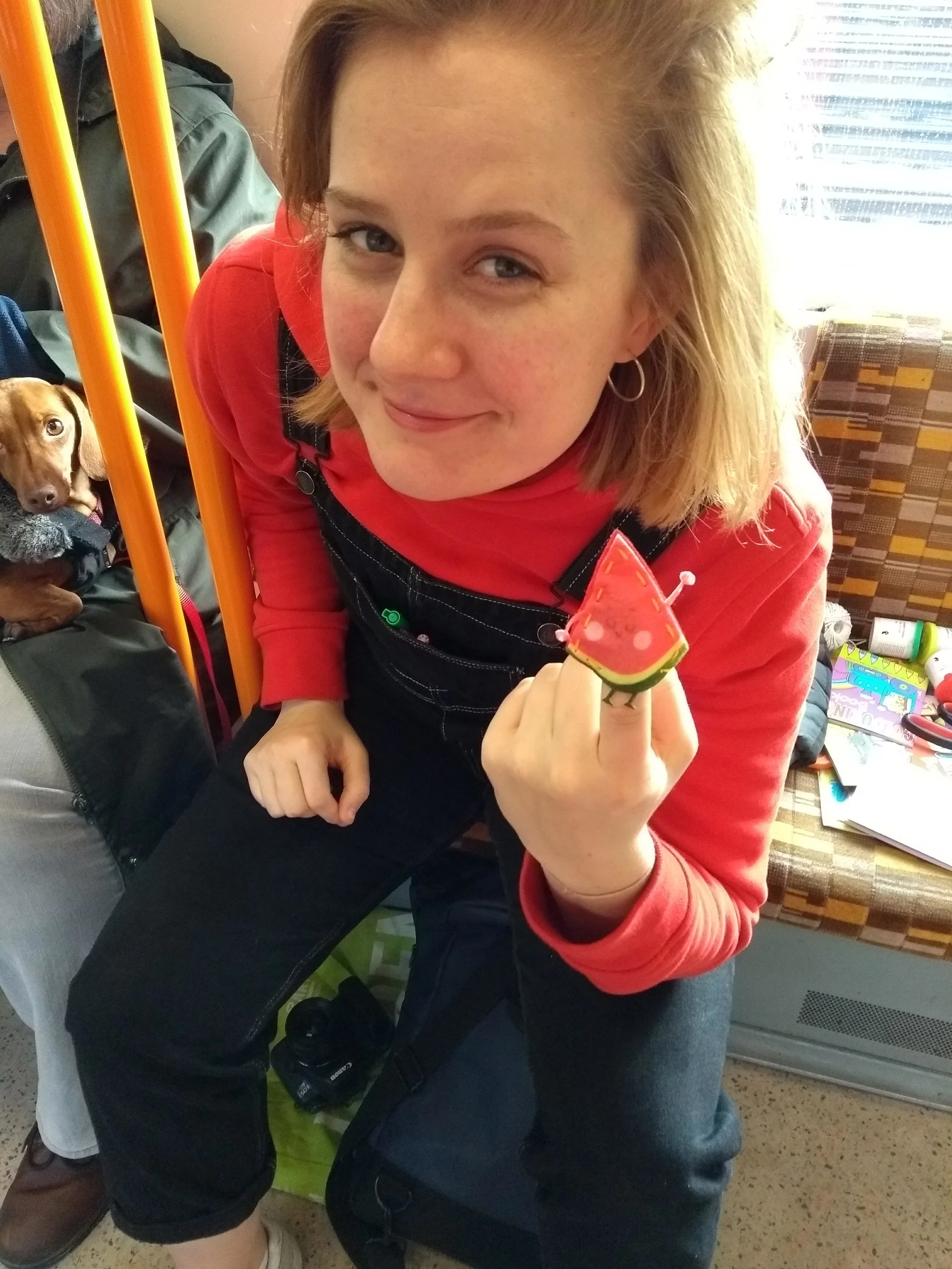  Edith makes a melon. 