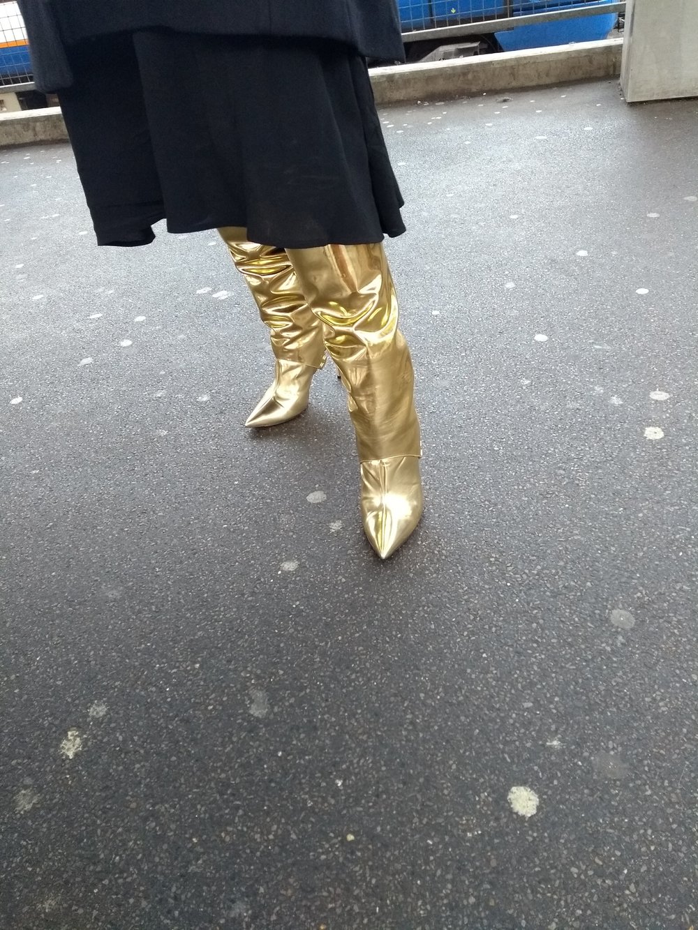  Epic distracting Golden boots of Wonder! 
