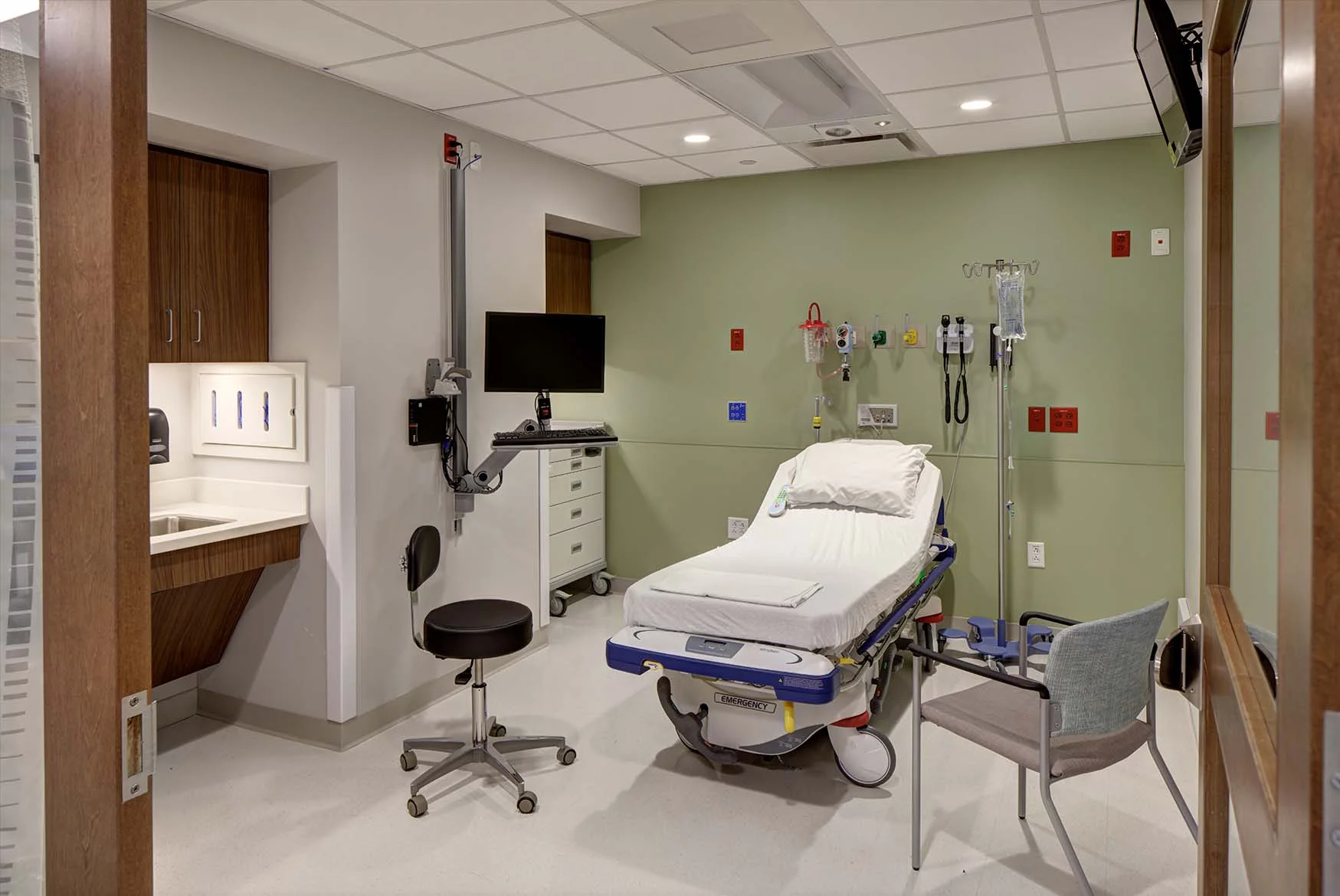 _W1A3719-27 WmB PascackED (Pedi Exam room) lvl5 sm.jpg