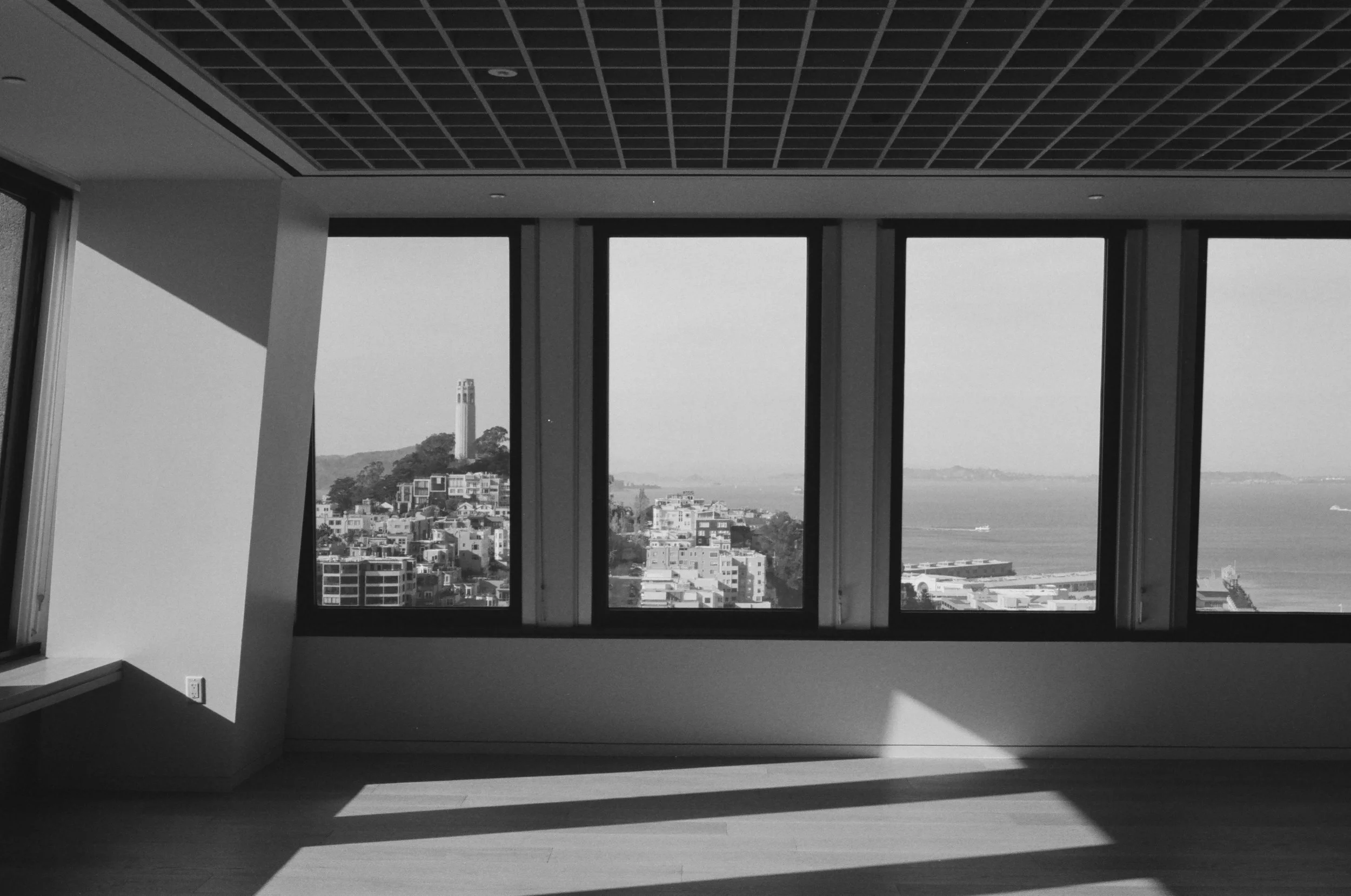 TPC-L22-35mmBW4.jpg