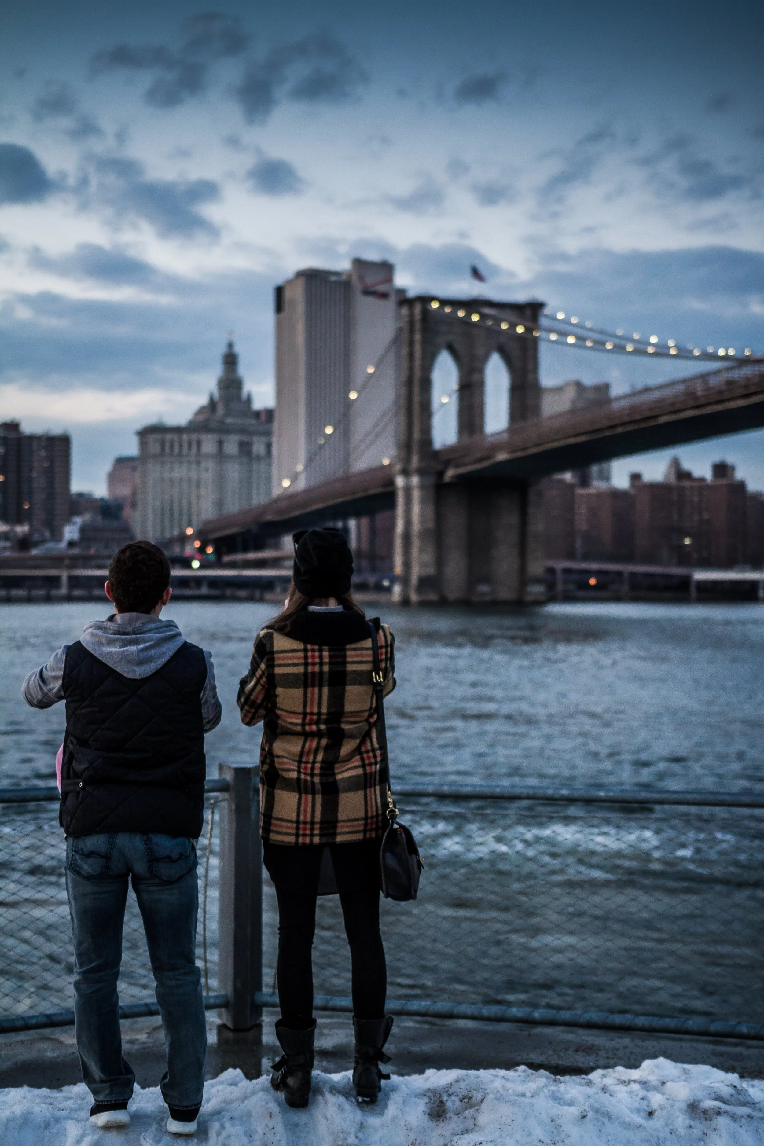 NYC-BH-CoupleonPierBrooklynBridge-2-23-14-lowres.jpg