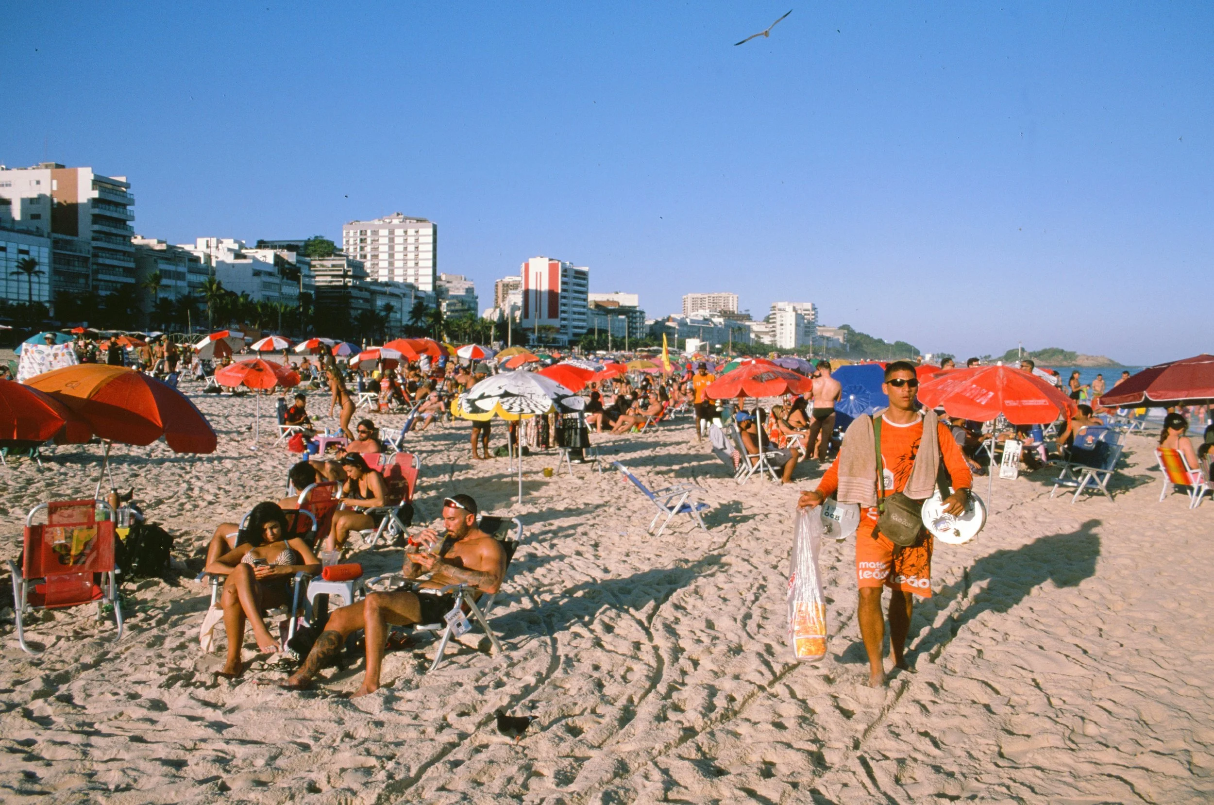 Bra-Rio-IpanemaUmbrellaScene1.jpg