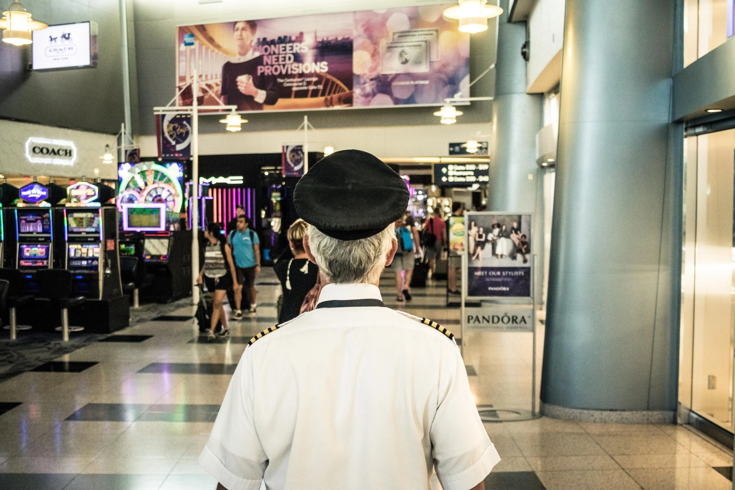 Airports-LasVegas1-Pilot-91017.jpg