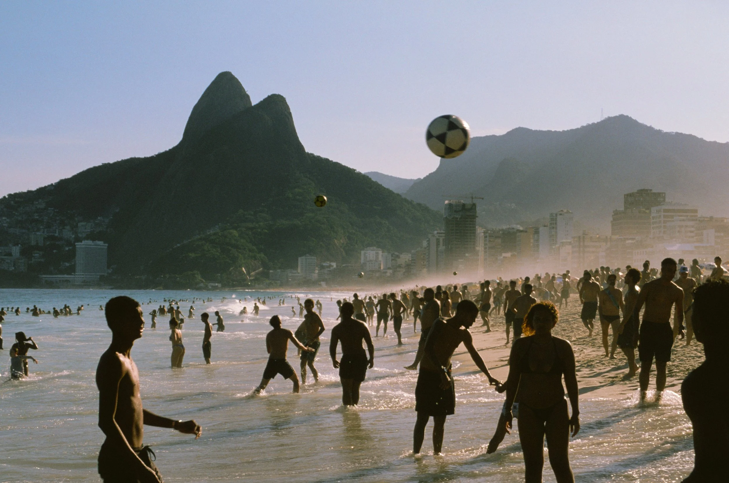 Bra-Rio-IpanemaFutbol1.jpg