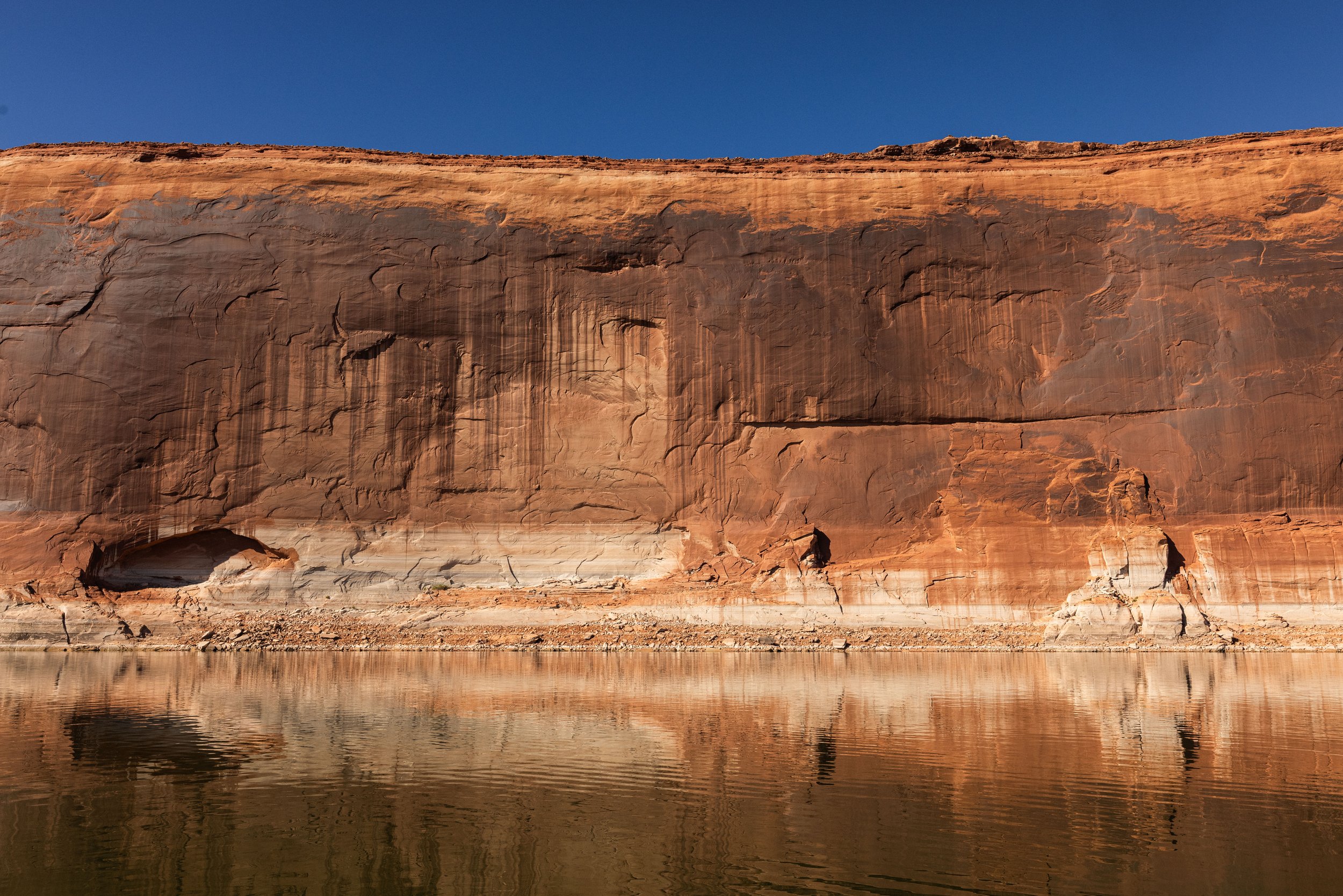 Ut-CoRiver-GlenCanyon-TapestryWallArch1-2.jpg