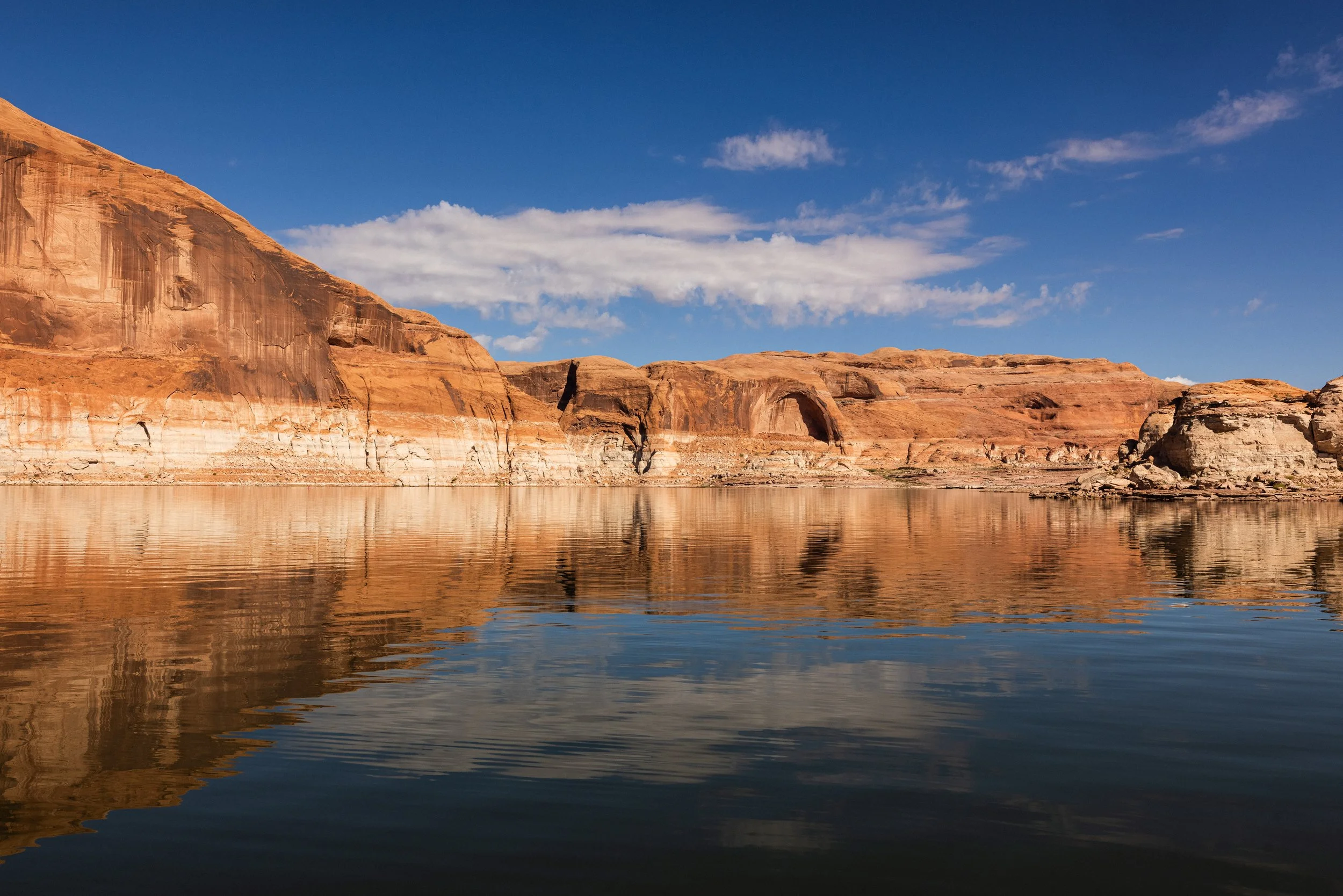 Ut-CoRiver-GlenCanyon-TapestryWallArch1.jpg