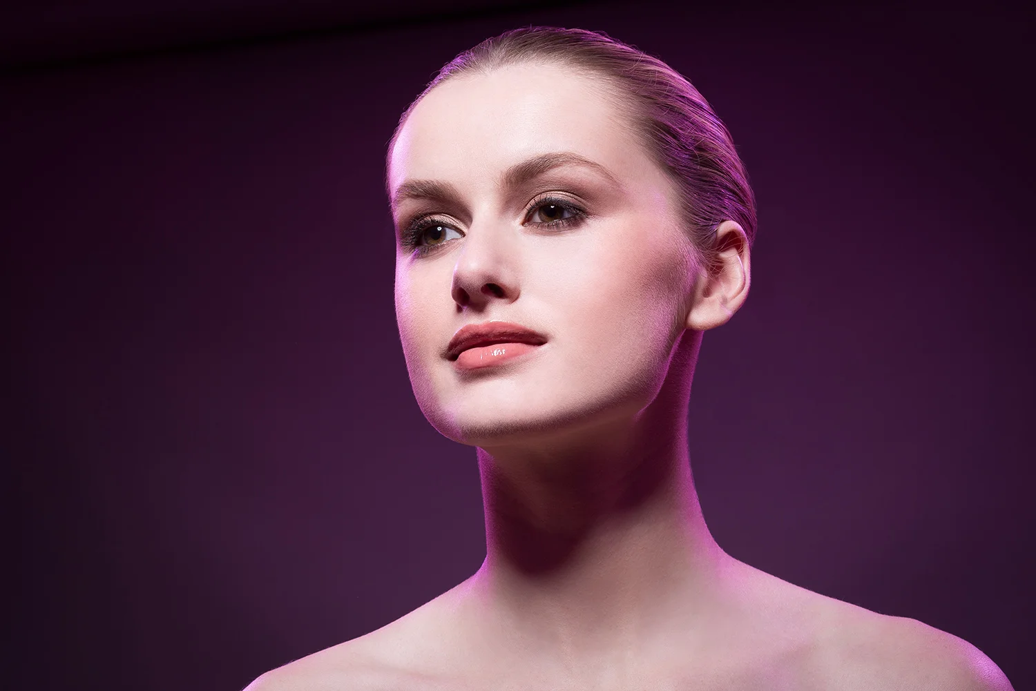 Portraits of model Georgia Round.
Make up by Georgia Round.
Photo credit : Chris Winter