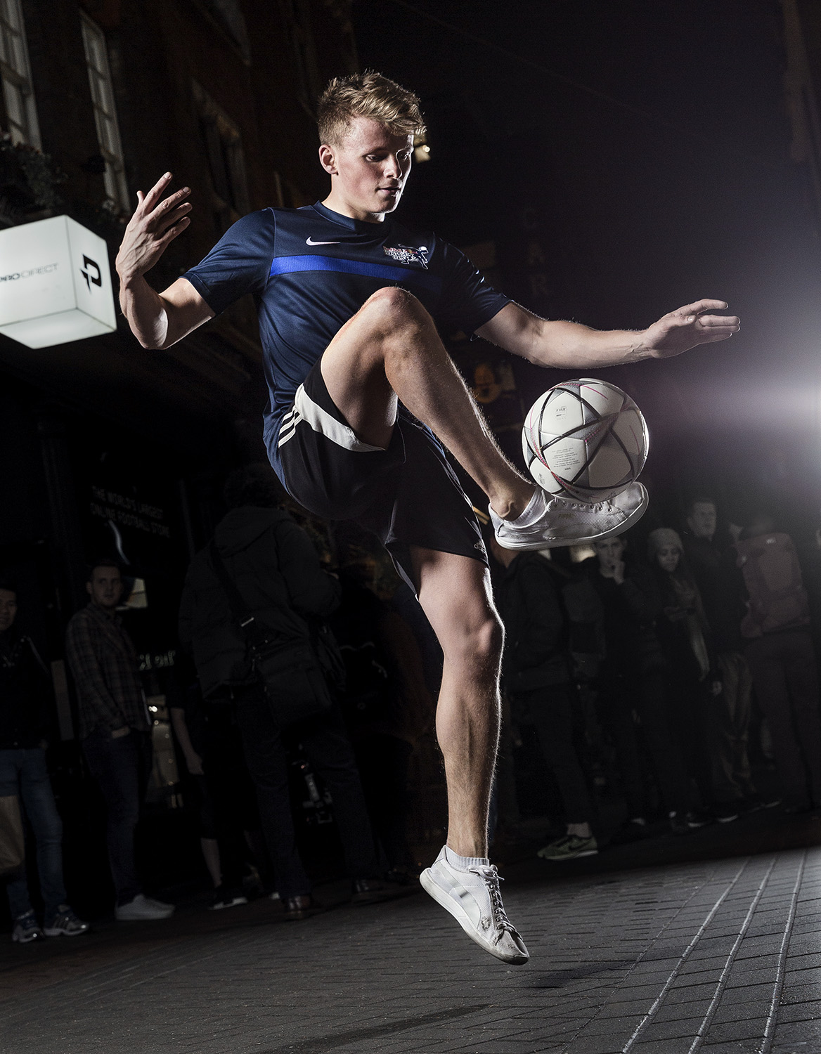 Freestyle footballers at the LDN19 store in London.
Photo credit : Chris Winter