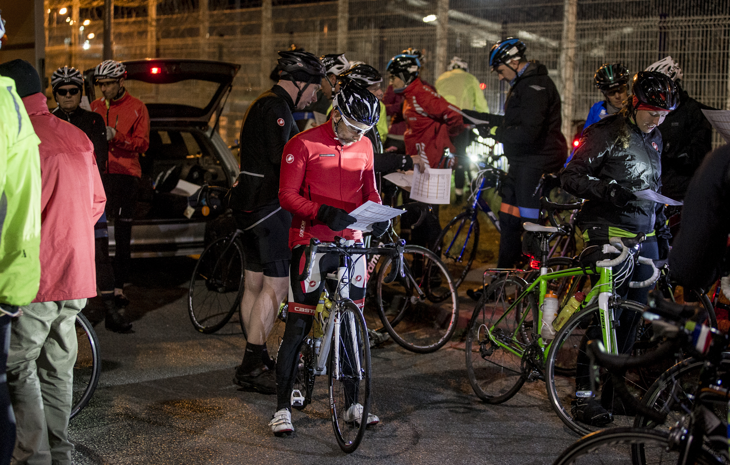 London 2 Paris 24hr cycle sportive.
Photo credit : Chris Winter