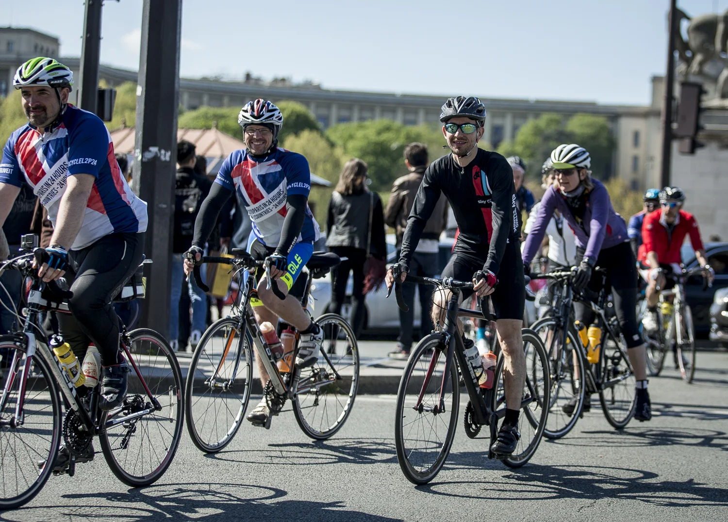 London 2 Paris 24hr cycle sportive.
Photo credit : Chris Winter