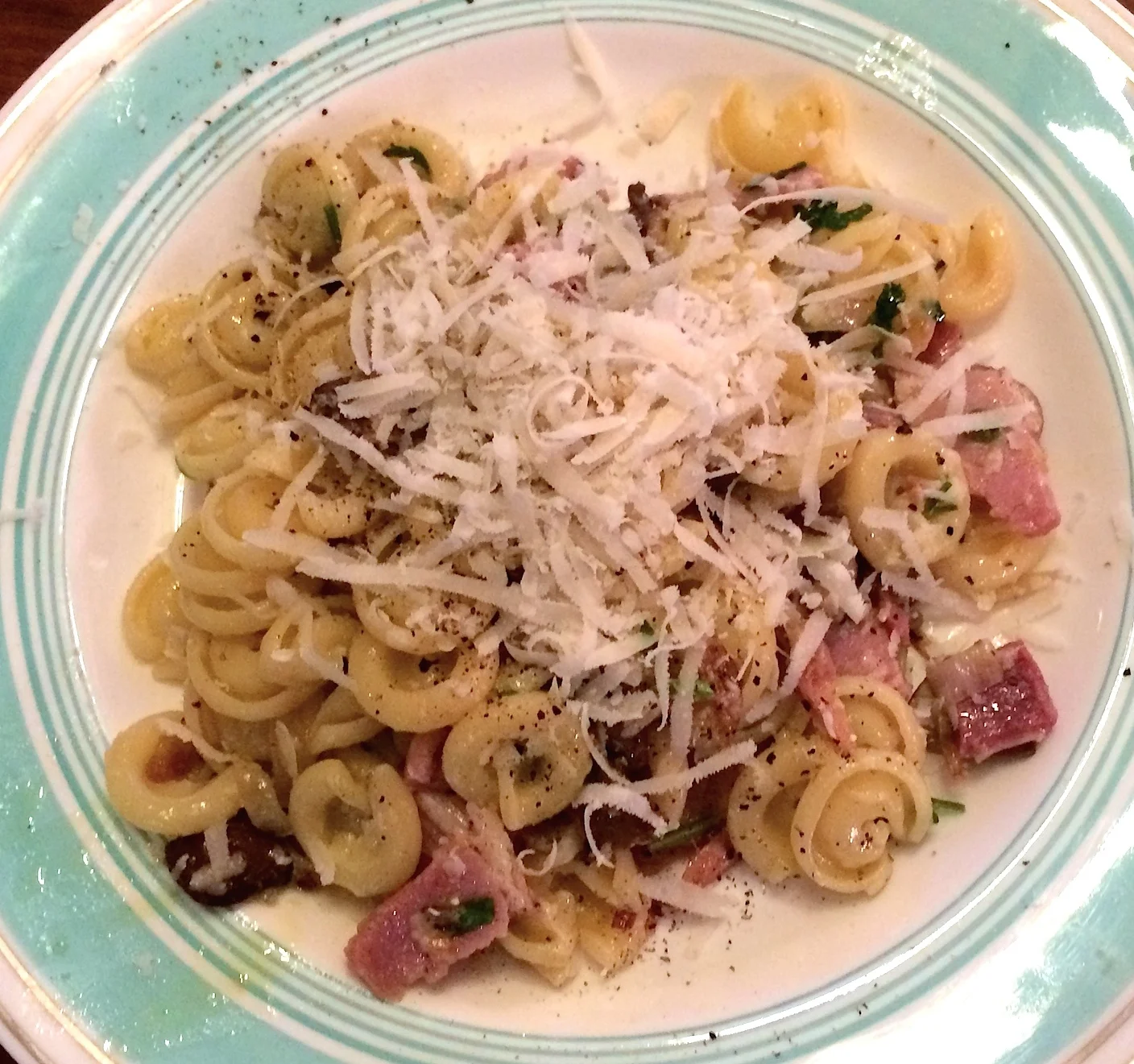 Massicani pasta with ham and parmesan