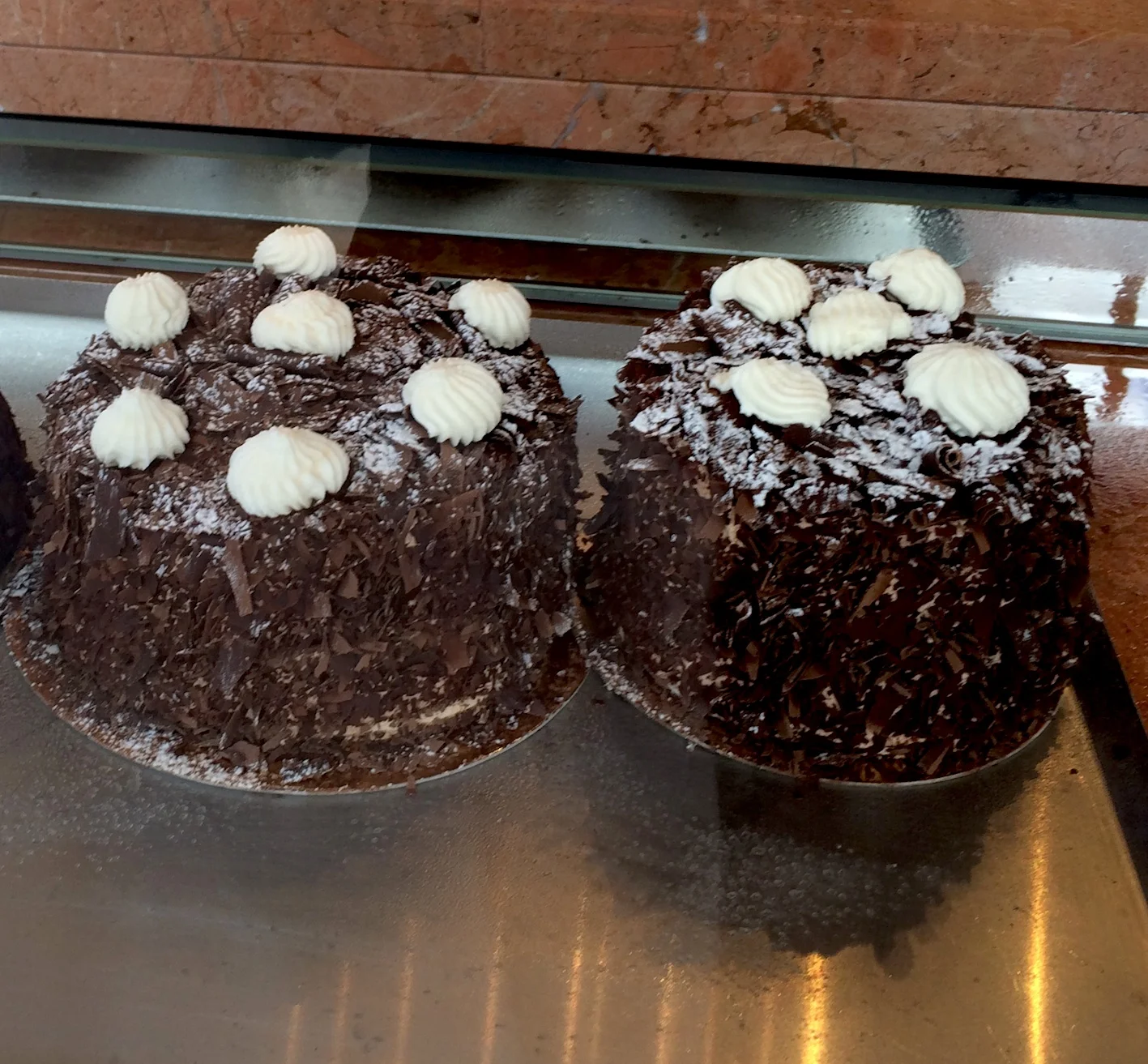 Merveilleuc chocolate cake