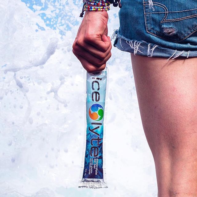 Lyte up everyday with your favorite 50 calorie refreshment. 
Ice Lyte. ❄️🌊
*
*
*
Photo by: @conraddusley
#IceLyte #Refresh #Vitality #Hawaii #Honolulu #Adventure #Ocean #freezies #Chill #Youth #Explore #Hydrate #Hydration #Energy #Festival #EDM #Wat