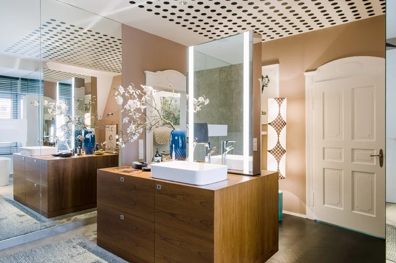 The bathroom. Peter Ippolito's and Stefan Gabel's home in Stuttgart.
CREDIT: Clara Tuma for The Wall Street Journal.
BALANCE SHEET-Stuttgart