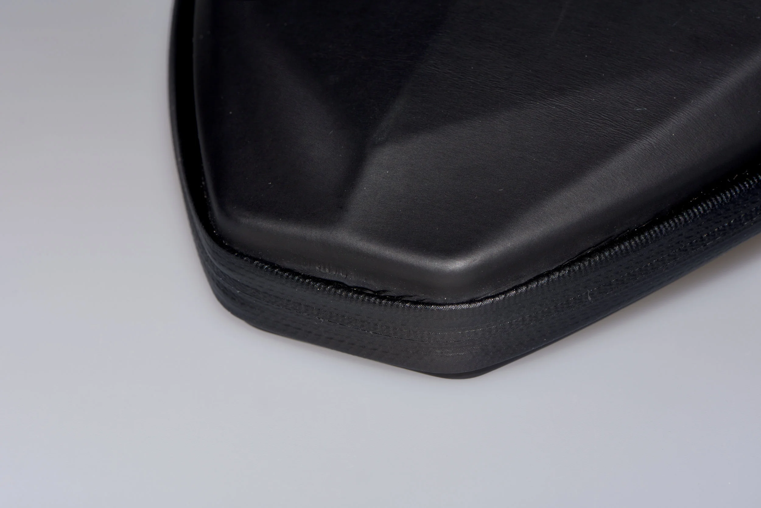 CASE_REAR_USE_V2.jpg