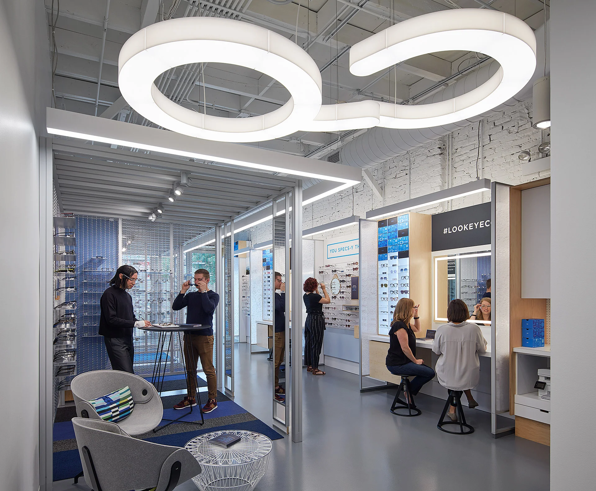 Eyeconic Chicago Bucktown Store Interior_USE.jpg