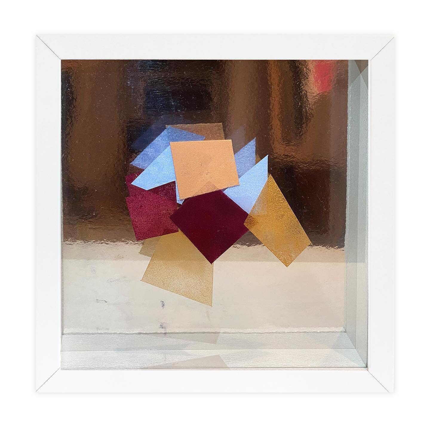 Acrylic on glass framed with mirrored paper 
23 x 23 cm 
🔸
.
.
.
.

#experiment  #artoftheday #quickpainting #colourstudy #paintingoftheday #accetate #acrylic #artistsofinstagram #fineartpainting #originalart #acrylic #liquitexpaint #geometricshapes