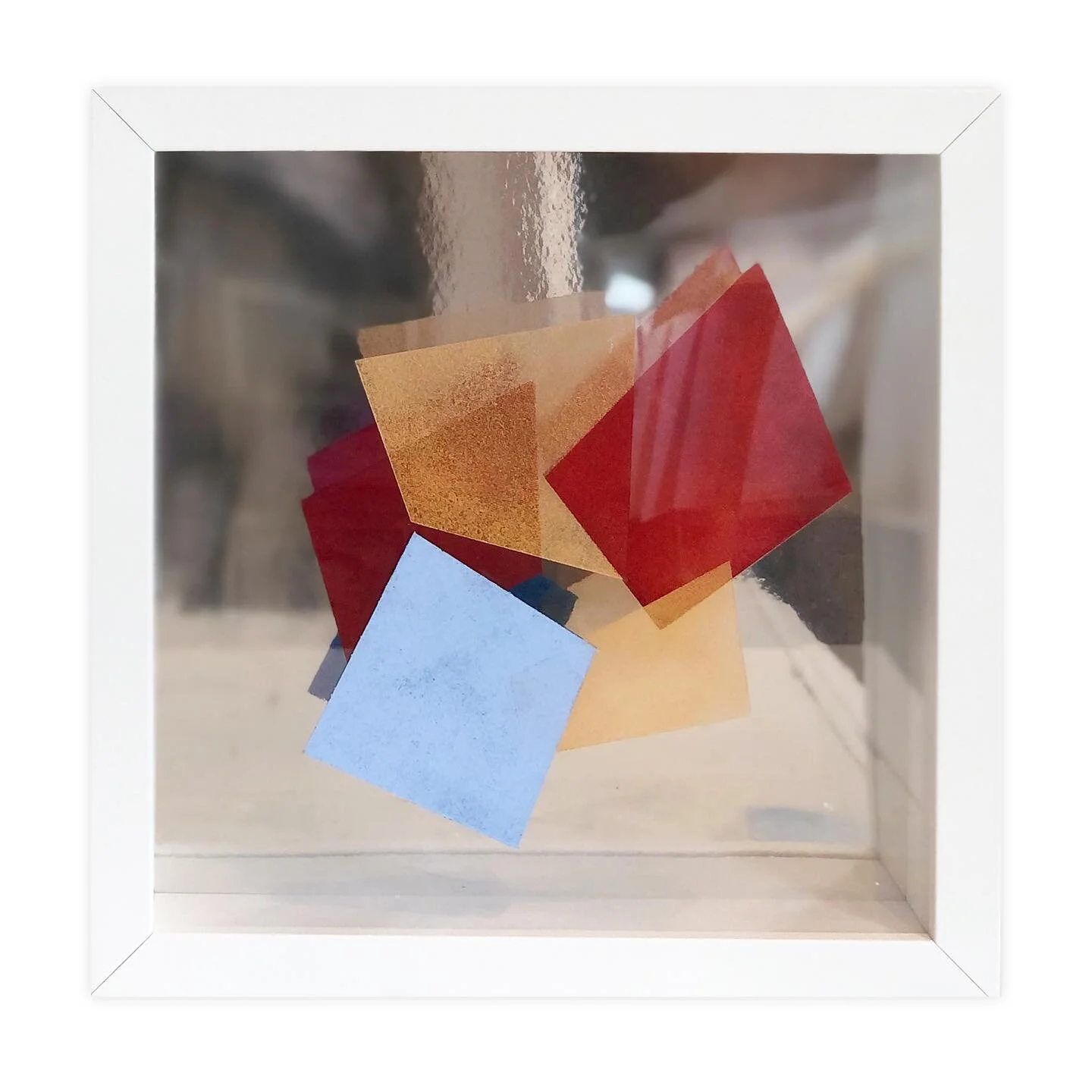 Swipe through to see a closer look of this experiment... 
Acrylic on acetate framed with mirrored paper 
23 x 23 cm 
🔸
.
.
.
. 

#colourcombinations #contemporarypainting #comissionsopen #colourinspiration #colourpalettes #geometricshapes #minimalis