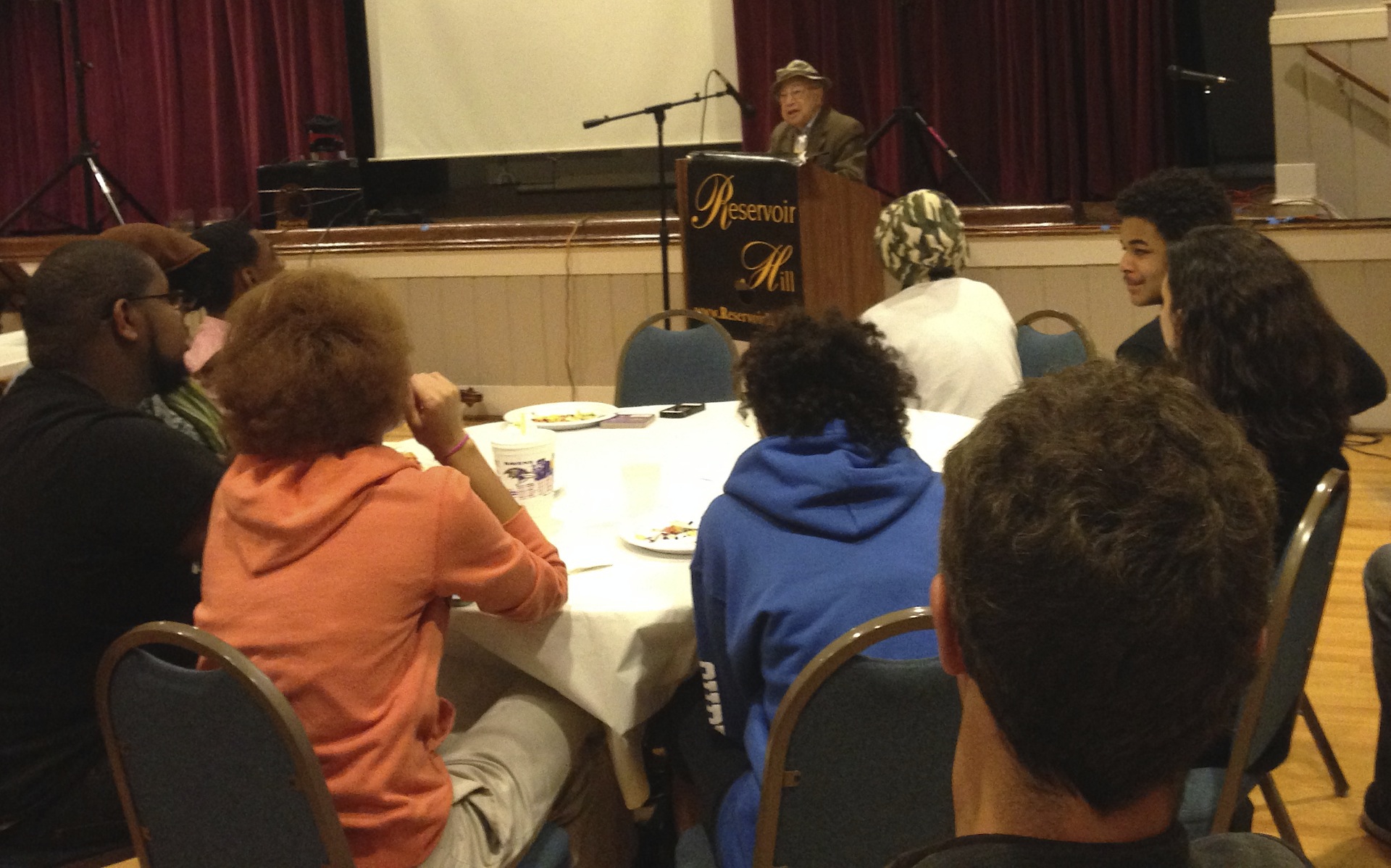 Writer Gil Sandler shares tales with the audience